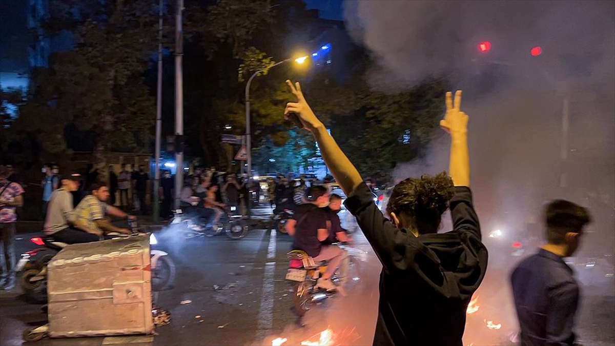 AA-20221116-29450709-29450708-IRANDA_PROTESTOLARA_KATILANLARA_YONELIK_YARGILAMALARDA_IKINCI_IDAM_CEZASI_VERILDI