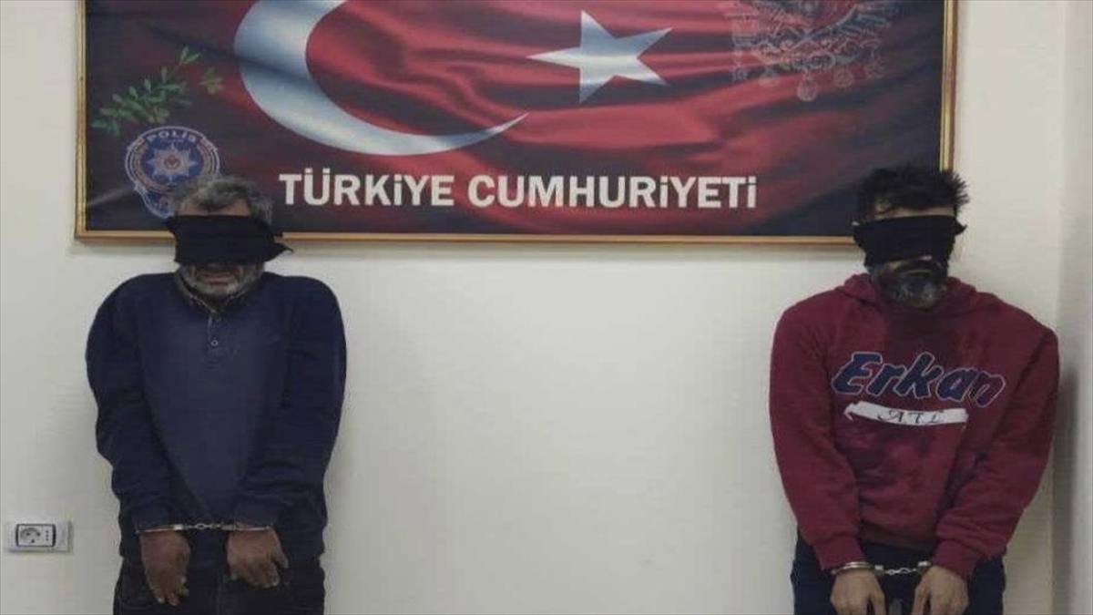 AA-20221116-29458150-29458149-SURIYE_AFRINDE_CANLI_BOMBA_EYLEMI_HAZIRLIGINDAKI_2_PKKYPGLI_TERORIST_YAKALANDI