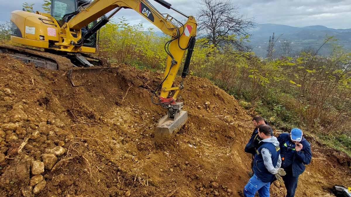 AA-20221118-29473477-29473476-BOSNA_SAVASINDA_OLDURULEN_EN_AZ_2_KISIYE_AIT_KALINTILAR_BULUNDU