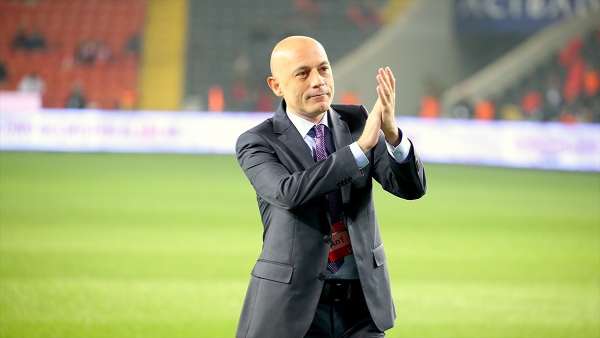 AA-20221119-29481754-29481753-CUNEYT_CAKIR_GAZIANTEPTEKI_MILLI_MACTA_AKTIF_HAKEMLIK_KARIYERINI_NOKTALADI