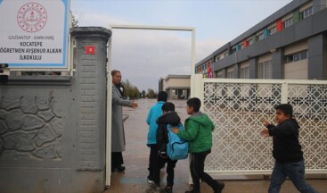 YPG/PKK’lı teröristlerin Karkamış’ta tahrip ettiği okullarda eğitim yeniden başladı