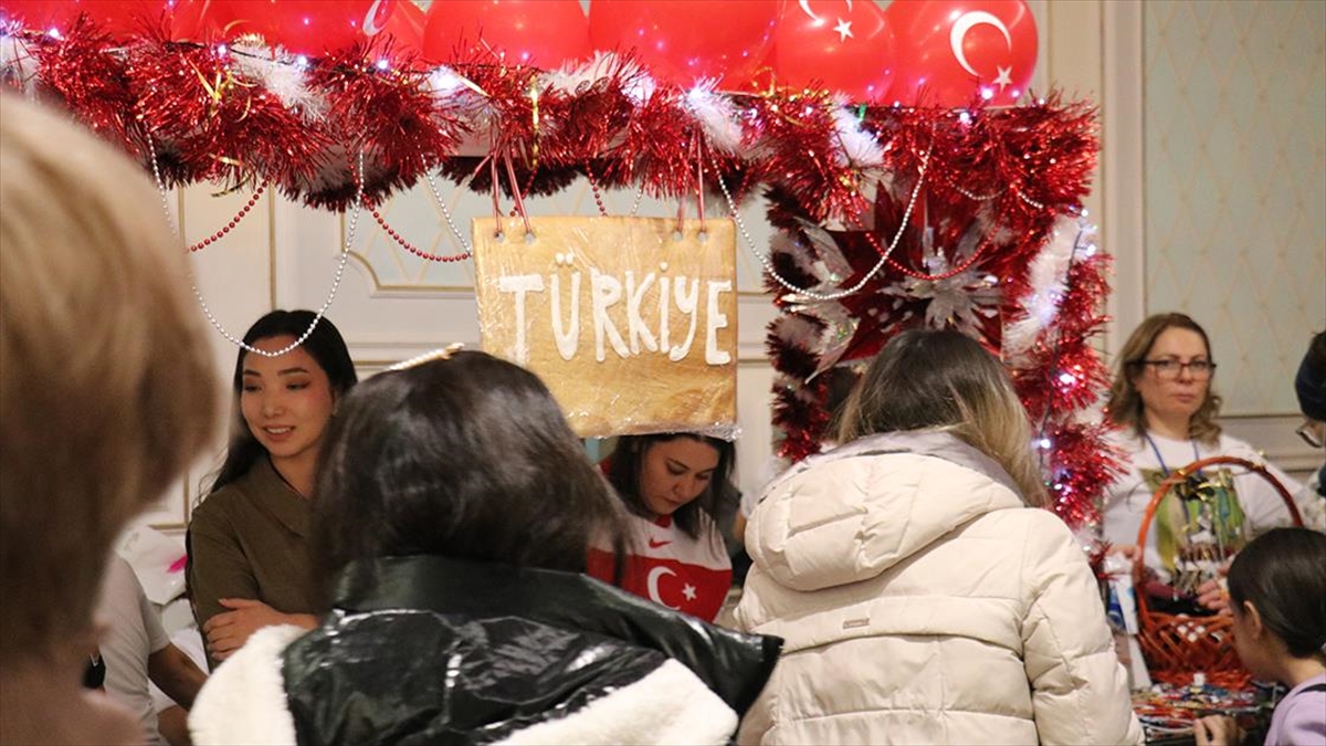 AA-20221204-29640648-29640646-KAZAKISTANDAKI_YILBASI_KERMESINDE_TURKIYE_STANDI_EN_COK_ZIYARET_EDILENLER_ARASINDA