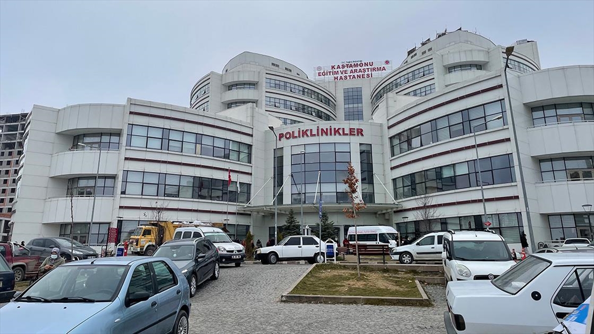 Kastamonu’da hastanede çıkan yangında 8 kişi dumandan etkilendi