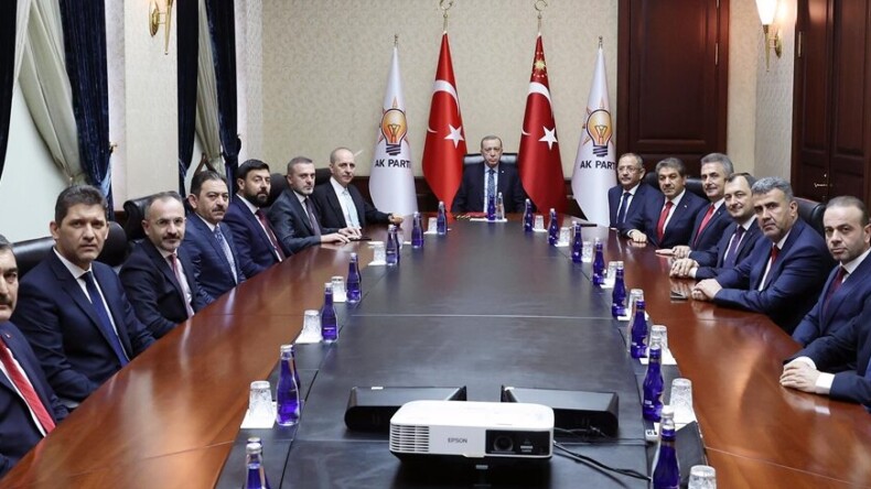 Cumhurbaşkanı Erdoğan, CHP’li 11 büyükşehir belediyesinin AK Parti grup başkanvekillerini kabul etti