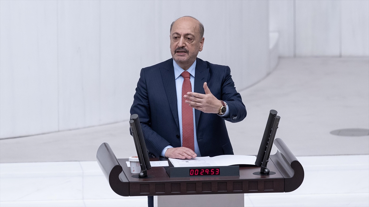 AA-20221208-29684741-29684740-CALISMA_VE_SOSYAL_GUVENLIK_BAKANI_BILGIN_EYT_DUZENLEMESI_AYIN_SONUNA_KADAR_MECLISE_GETIRECEGIMI_SOYLEMISTIM