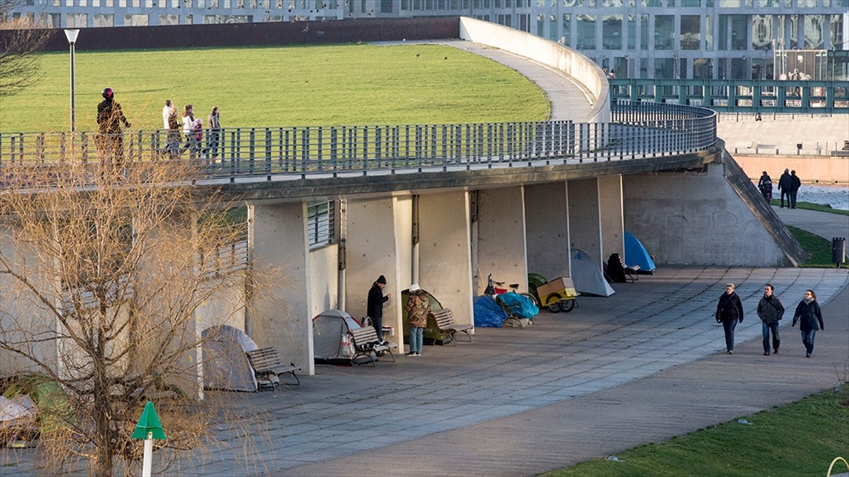 Almanya Çalışma ve Sosyal İşler Bakanlığı raporu: Ülkede 263 bin kişi evsiz