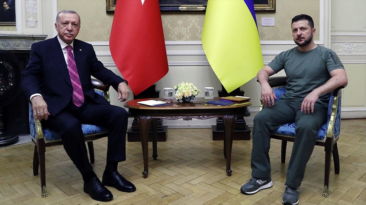 AA-20221211-29712171-29712170-CUMHURBASKANI_ERDOGAN_UKRAYNA_CUMHURBASKANI_ZELENSKI_ILE_TELEFONDA_GORUSTU