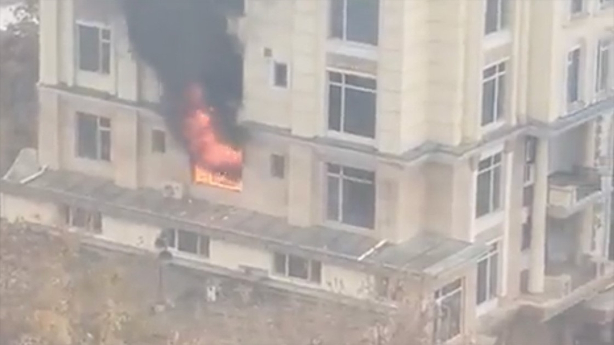 Kabil’de Çinlilere ait bir otele silahlı ve bombalı saldırı