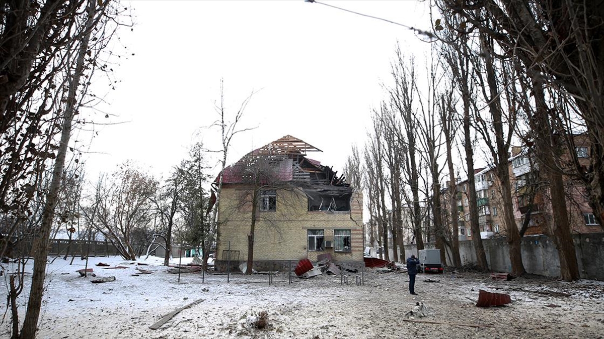 Kiev’de düşürülen insansız hava araçları sivil altyapıya hasar verdi