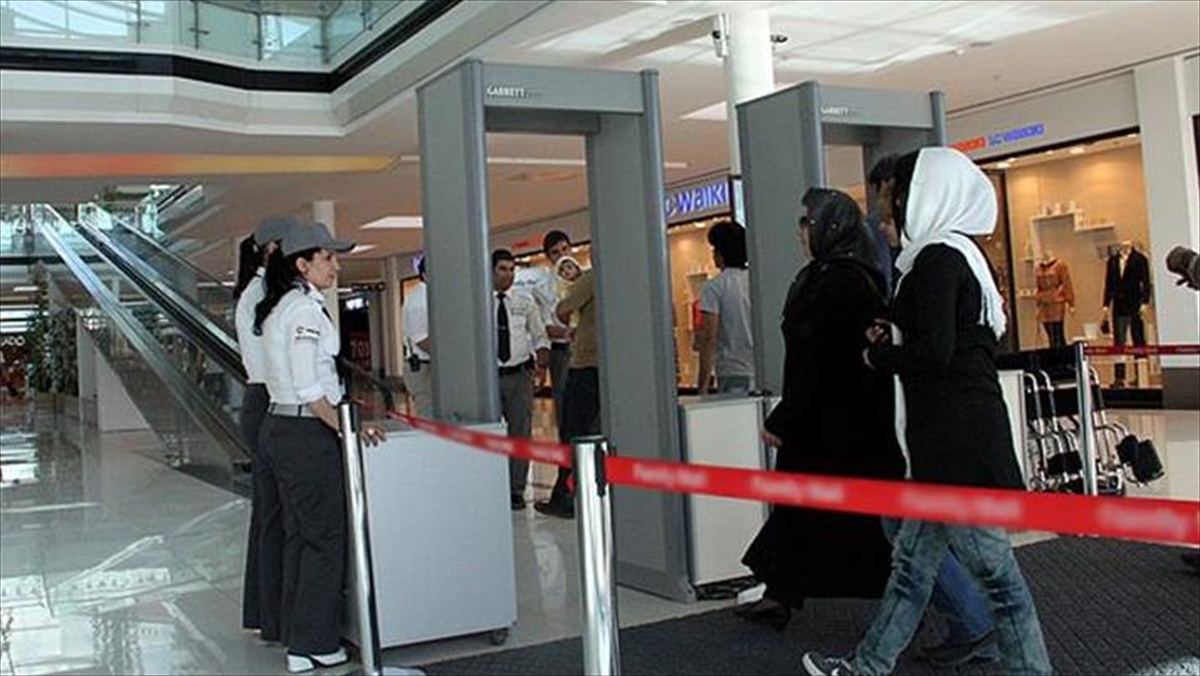 AA-20221218-29770179-29770178-AVMLERDEKI_GUVENLIK_TEDBIRLERININ_UYGULAMA_ETKINLIGI_ARTIRILDI