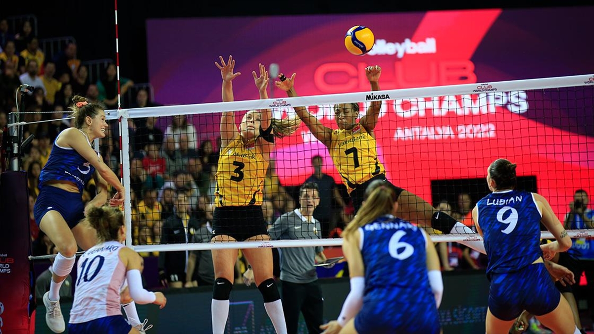 AA-20221218-29774338-29774337-VAKIFBANK_FIVB_KADINLAR_KULUPLER_DUNYA_SAMPIYONASINDA_IKINCI_OLDU