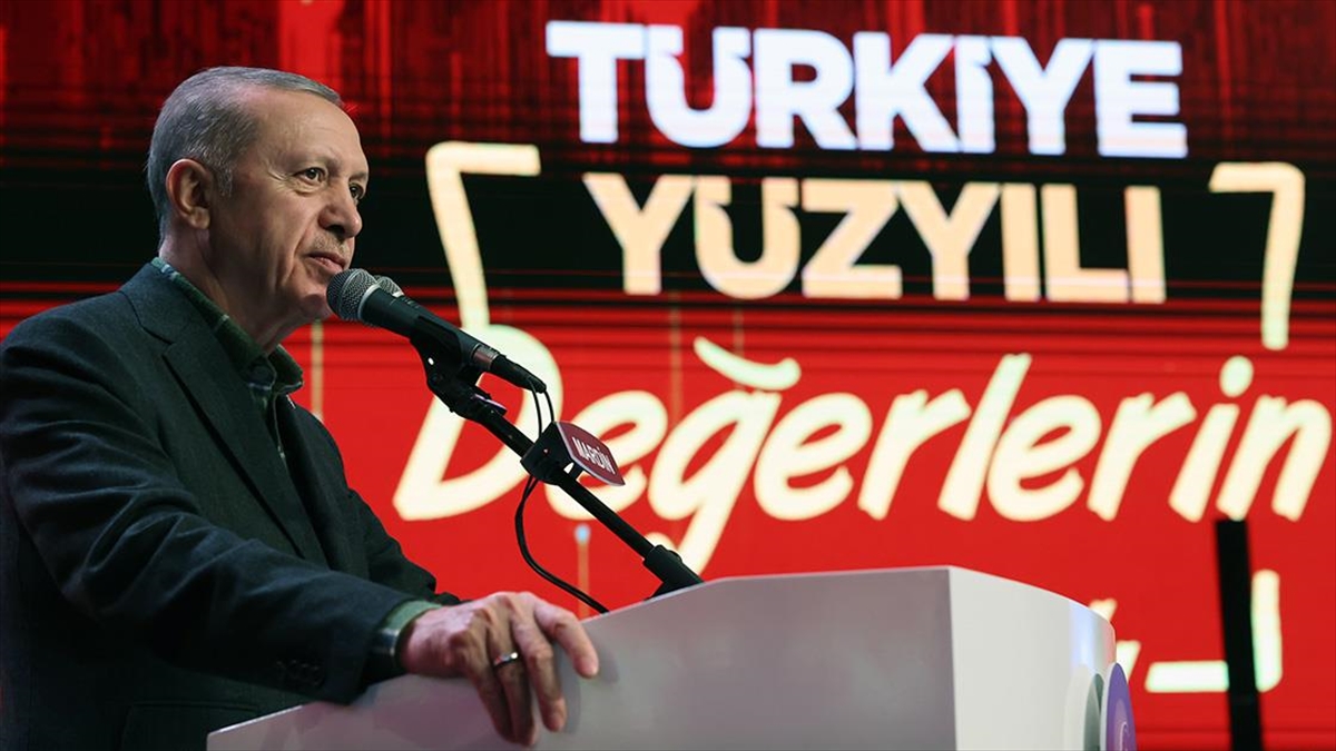 Cumhurbaşkanı Erdoğan, Tayfun füzesinin 1000 kilometre menzili yakalayacağını söyledi