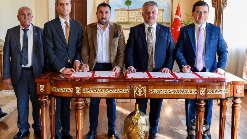 ANTALYALI HAYIRSEVERLER HAYIR NOKTASINDA ADETA YARIŞIYOR