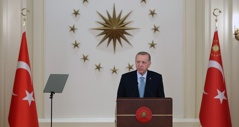 Cumhurbaşkanı Erdoğan: Siyasetten ekonomiye, sosyal alandan teknolojiye tüm başlıklarda zirveyi hedefliyoruz