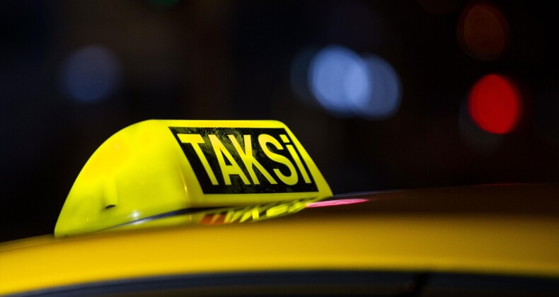 İstanbul’da taksilere tepe lambası zorunluluğu getirildi
