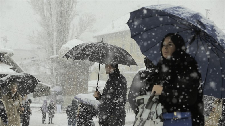 Çok şiddetli geliyor!!! Meteorolojiden 14 il için kuvvetli kar uyarısı