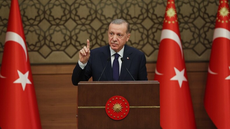 Cumhurbaşkanı Erdoğan: Tevrat’ı koruma kararı alanlar Kur’an-ı Kerim’e karşı terbiyesizliklerini ortaya koyuyorlar