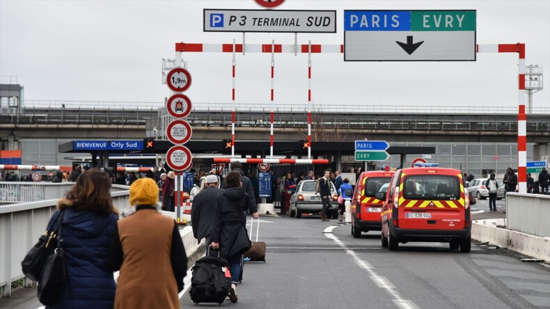 Fransa’da, 31 Ocak’ta Orly Havalimanı’ndaki seferlerin yüzde 20’sini iptal çağrısı