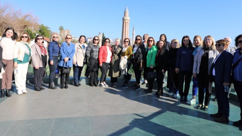 Türkiye’deki kadın rektör ve rektör yardımcıları Antalya’yı gezdi