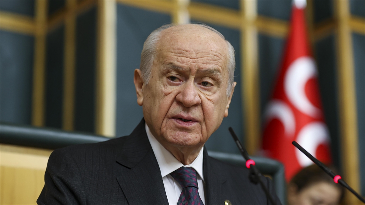 MHP Genel Başkanı Bahçeli: Milliyetçi Hareket Partisi isabetli OHAL kararını kararlılıkla desteklemektedir