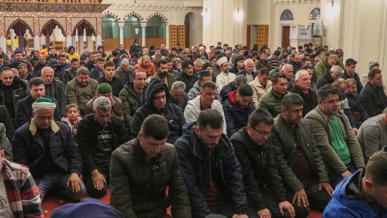 KKTC’de Miraç Kandili’nde depremzedeler için dua edildi