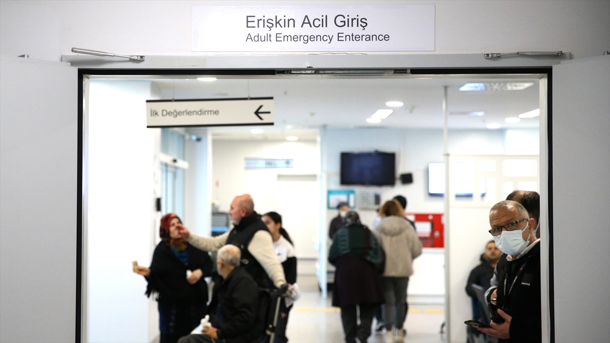 Depremzedeler Mersin Şehir Hastanesi’nde özel alanda tedavi ediliyor