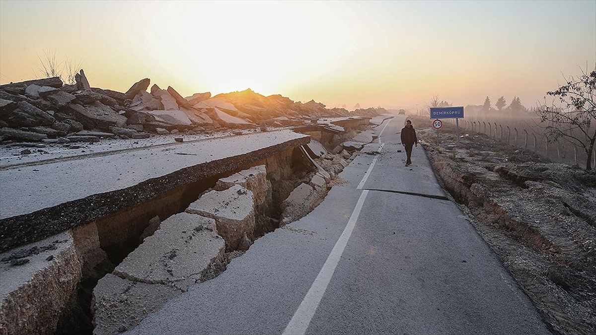 ZAMAN BELLİ DEĞİL YOL BELLİ DEĞİL!