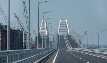 Rusya ve Kırım’ı birbirine bağlayan Kerç Köprüsü tamirat sonrası çift yönlü araç trafiğine açıldı
