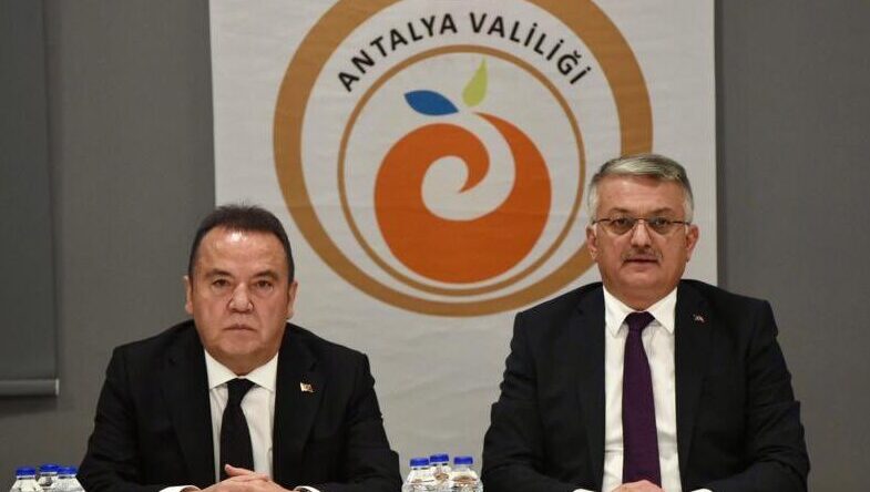 DEPREMZEDE VATANDAŞLARIMIZIN HER TÜRLÜ İHTİYACINI KARŞILAMAK İÇİN ÇALIŞMALARIMIZA DEVAM EDİYORUZ
