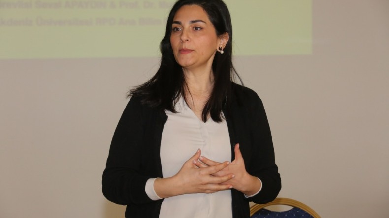 Üniversite’de depremzedelere psiko-sosyal destek semineri düzenlendi
