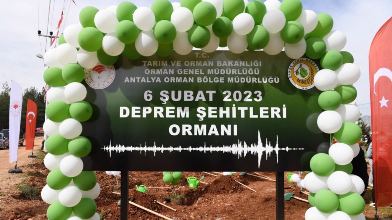 ANTALYA’NIN YEŞİLİNE YEŞİL KATMAYA DEVAM EDECEĞİZ