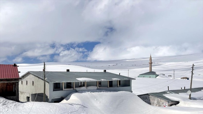 Doğu Anadolu’da kar yağışı etkili oluyor