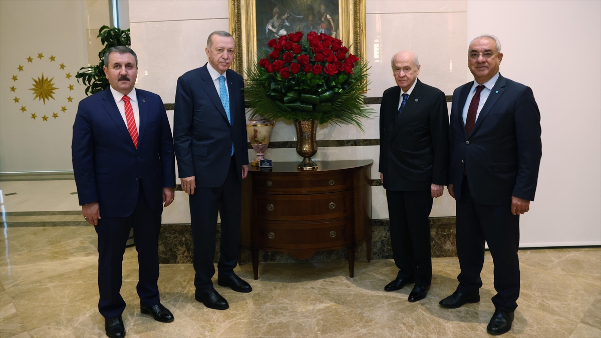 Cumhur İttifakı liderlerinden Cumhurbaşkanı Erdoğan’a “geçmiş olsun” ziyareti