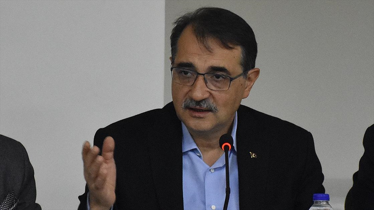 Bakan Dönmez: Konutlara bedava doğal gaz verilmesi uygulamasına hemen başladık