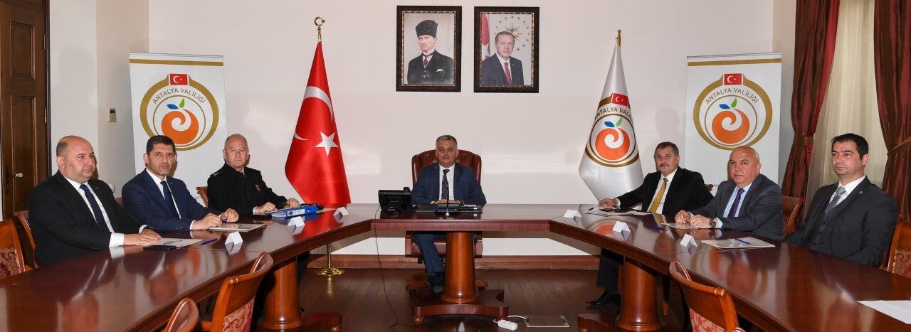 SEÇİM DEMOKRASİNİN NAMUSUDUR
