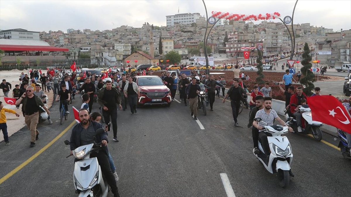 Gaziantep’te açılışı yapılan Boğaziçi Bulvarı’nın test sürüşü Togg ile yapıldı