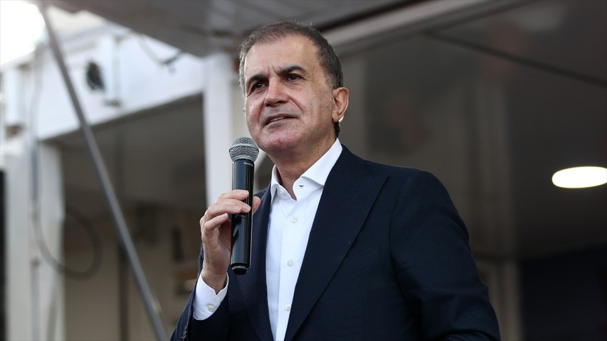 AK Parti Sözcüsü Çelik: Siyasete, siyasetçiye dönük bir şiddetin herhangi bir şekilde mazur görülmesi söz konusu olamaz