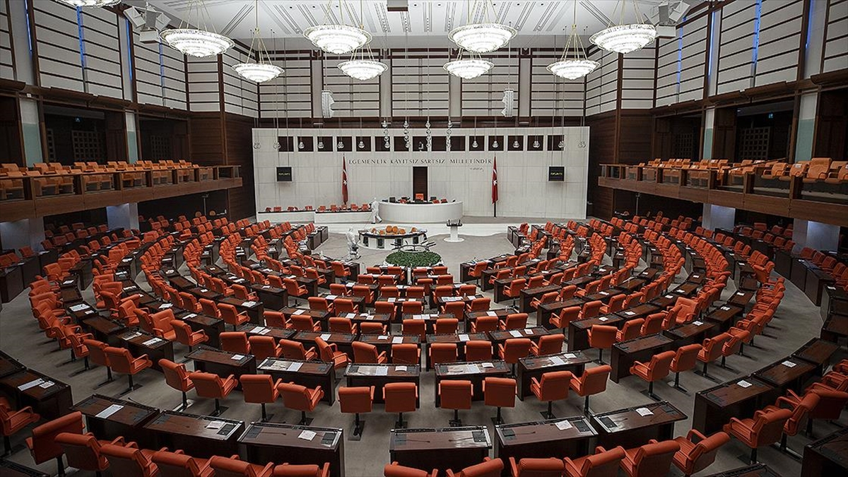 TBMM’de temsil edilecek 15 partiden 8’inin genel başkanları milletvekili olarak görev yapacak