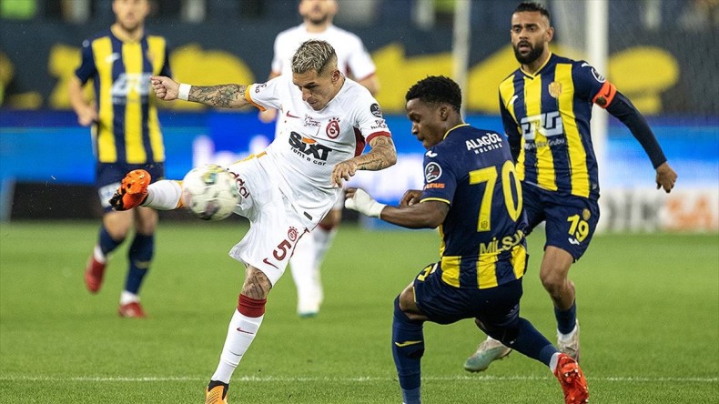 Son dakika: Galatasaray ligin bitimine 2 hafta kala şampiyonluğunu ilan etti