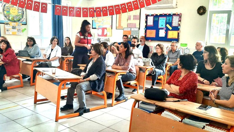 Antalya Valiliği koordinesinde; Bağımlılık ile Mücadele Temelli Farkındalık Eğitimi ve En İyi Narkotik Polisi; Anne Eğitimi