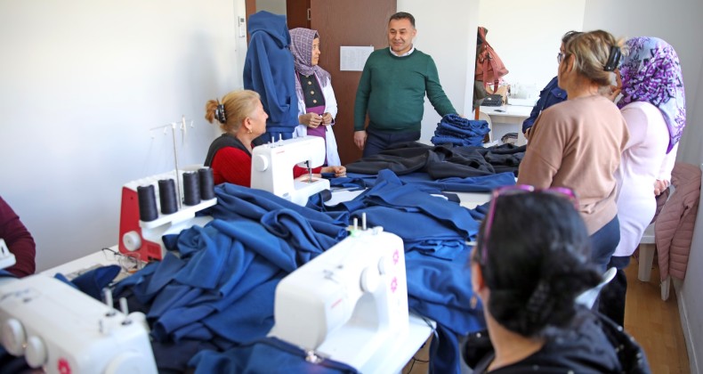 KADINLARIMIZIN EL EMEĞİ GÖZ NURU ESERLERİ VATANDAŞLARIMIZLA BULUŞMAYA HAZIR