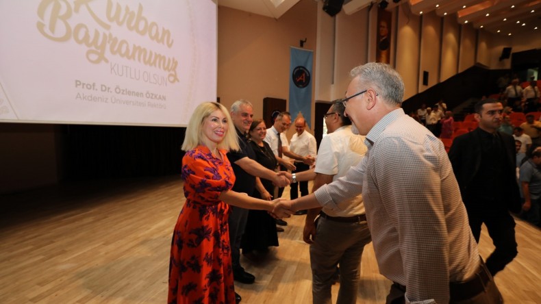 Akdeniz Üniversitesi ailesi bayramlaştı