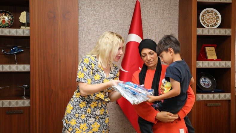 Rektör Özkan depremzede çocuklar için proje düzenleyen ekiple bir araya geldi
