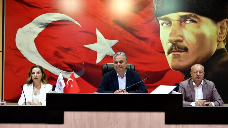 ‘Deniz Baykal’ adı memleketi Antalya’da spor kompleksine verildi