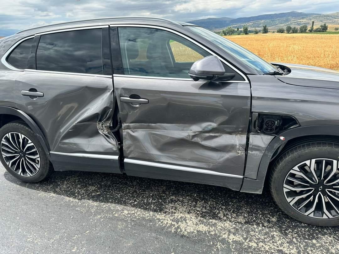 TOGG, Afyonkarahisar’da maddi hasarlı kazaya karıştı