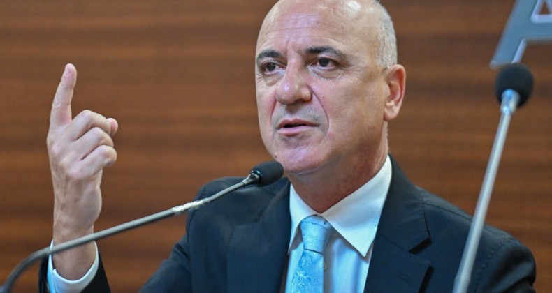 BAŞKAN BAHAR: EKONOMİDE SOMUT ADIMLAR BEKLİYORUZ