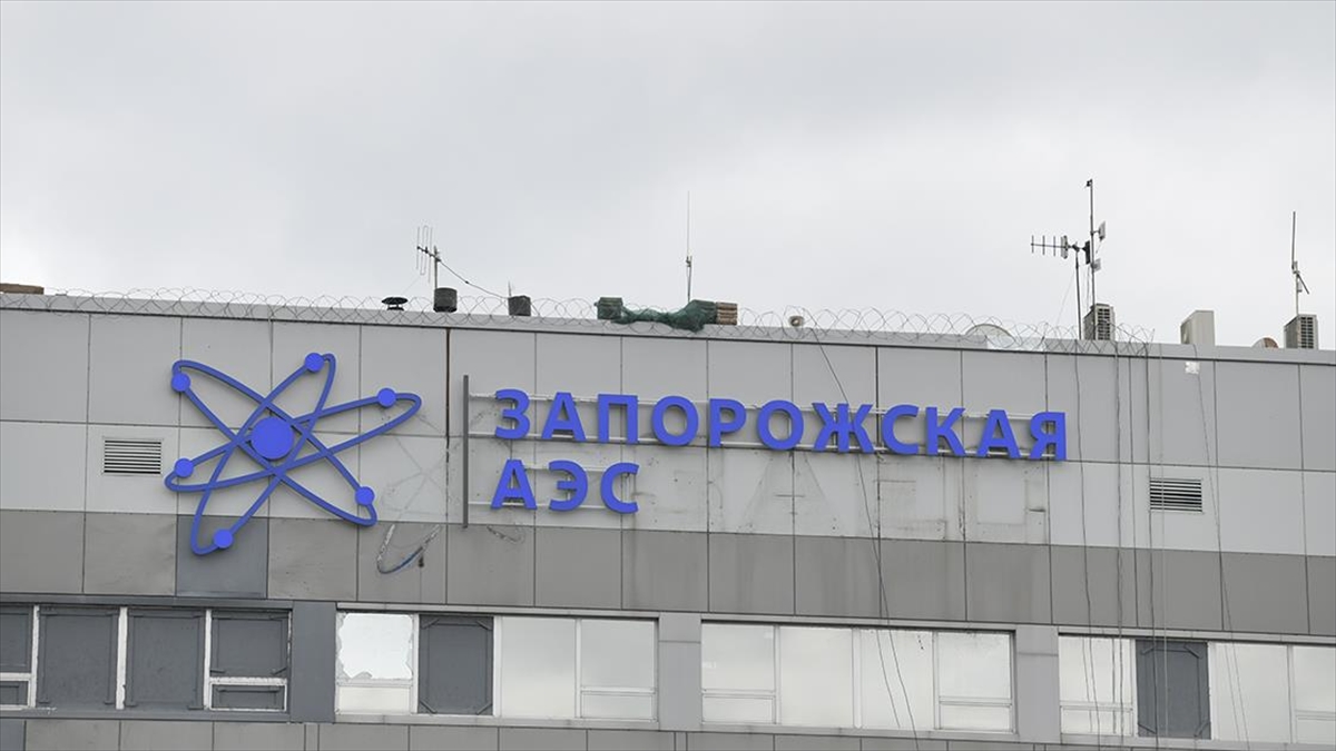 AA-20230705-31594521-31594520-ZELENSKIY_RUSYA_ZAPORIJYA_NUKLEER_SANTRALI_CATISINA_PATLAYICIYA_BENZER_MADDELER_YERLESTIRDI
