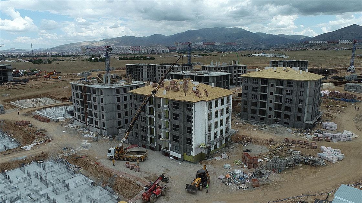AA-20230709-31631868-31631867-BAKANLIK_11_ILDEKI_AFET_DONUSUM_SURECININ_HER_ASAMASINI_ADIM_ADIM_DENETLEYECEK