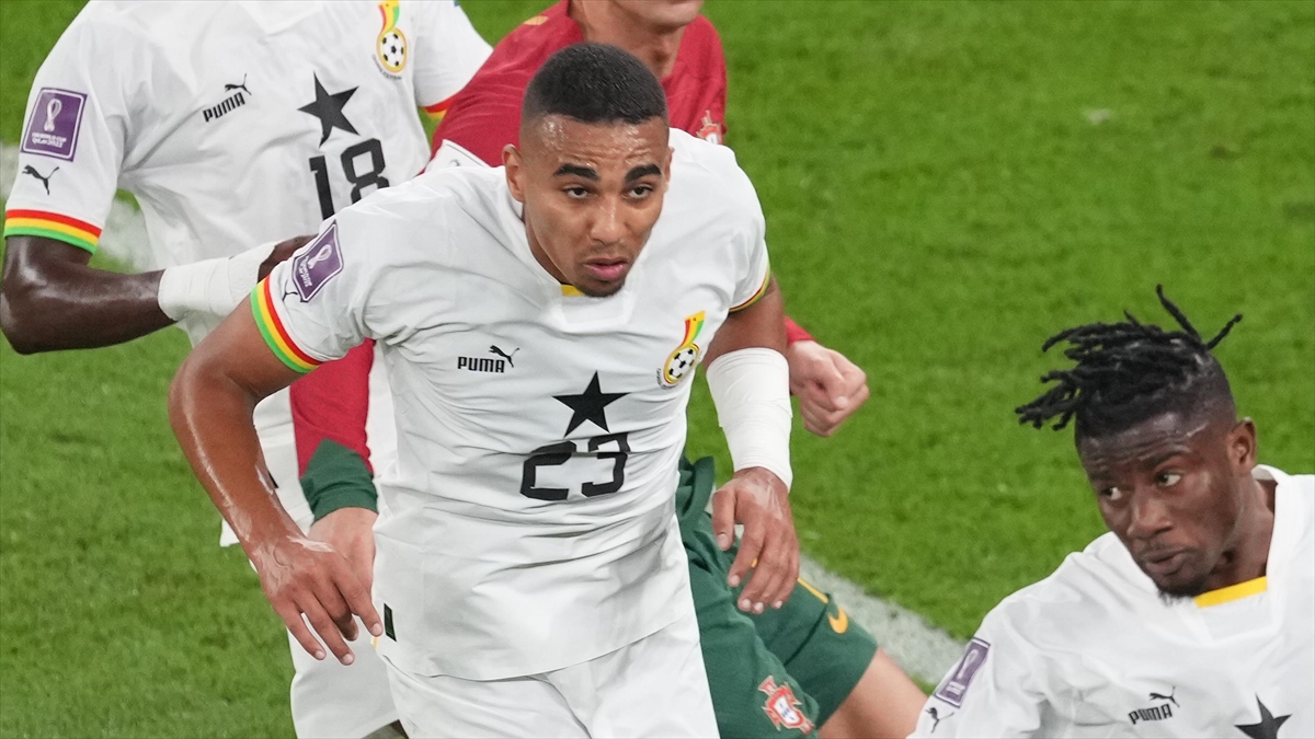 Fenerbahçe, Alexander Djiku’nun transferini duyurdu
