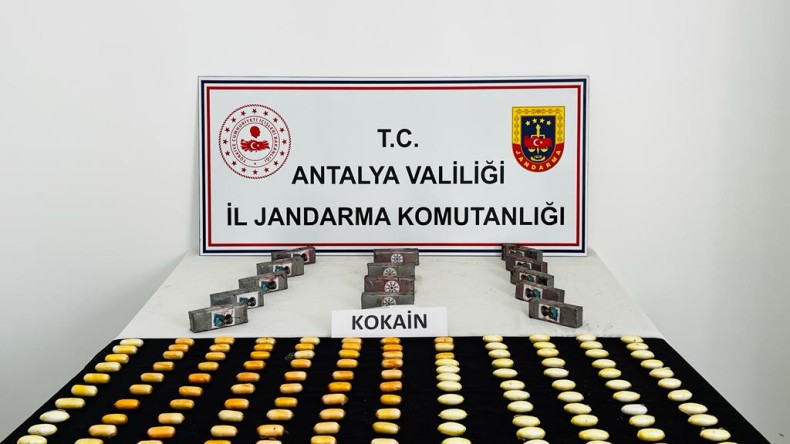 ŞATIŞA HAZIR 10.2 KİLOGRAM KOKAİN JANDARMA TARAFINDAN ELE GEÇİRİLDİ